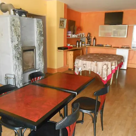 Hotel Le Logis Du Pre Braheux 2*