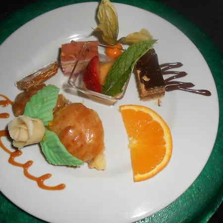 博赫克斯之家酒店 2* 圣纳博尔德