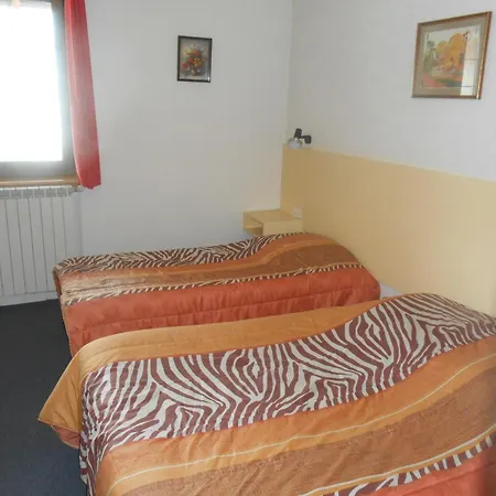Le Logis Du Pre Braheux Hotel 2*