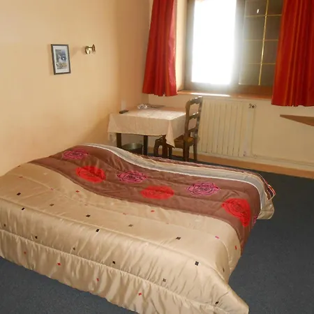 Hotel Le Logis Du Pre Braheux 2*