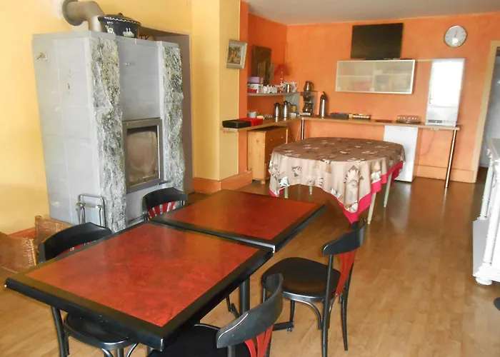 Hotel Le Logis Du Pre Braheux 2*